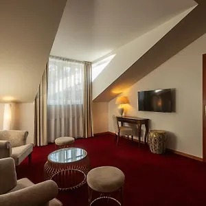hoffmeister-hotel-n-spa.praguehotelsweb.com/